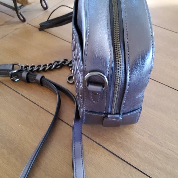 Coach Metallic Silver Camera Crossbody Handbag 38627 Embossed Signature Leather - Picture 6 of 10